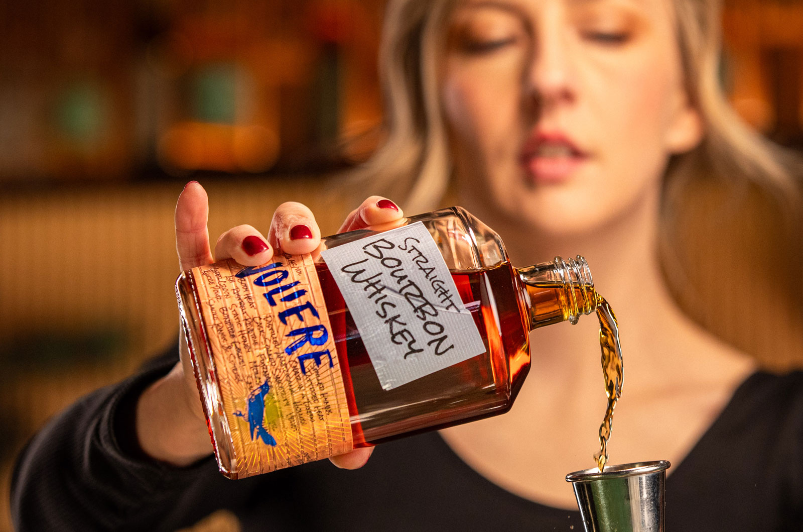 Voliere label design